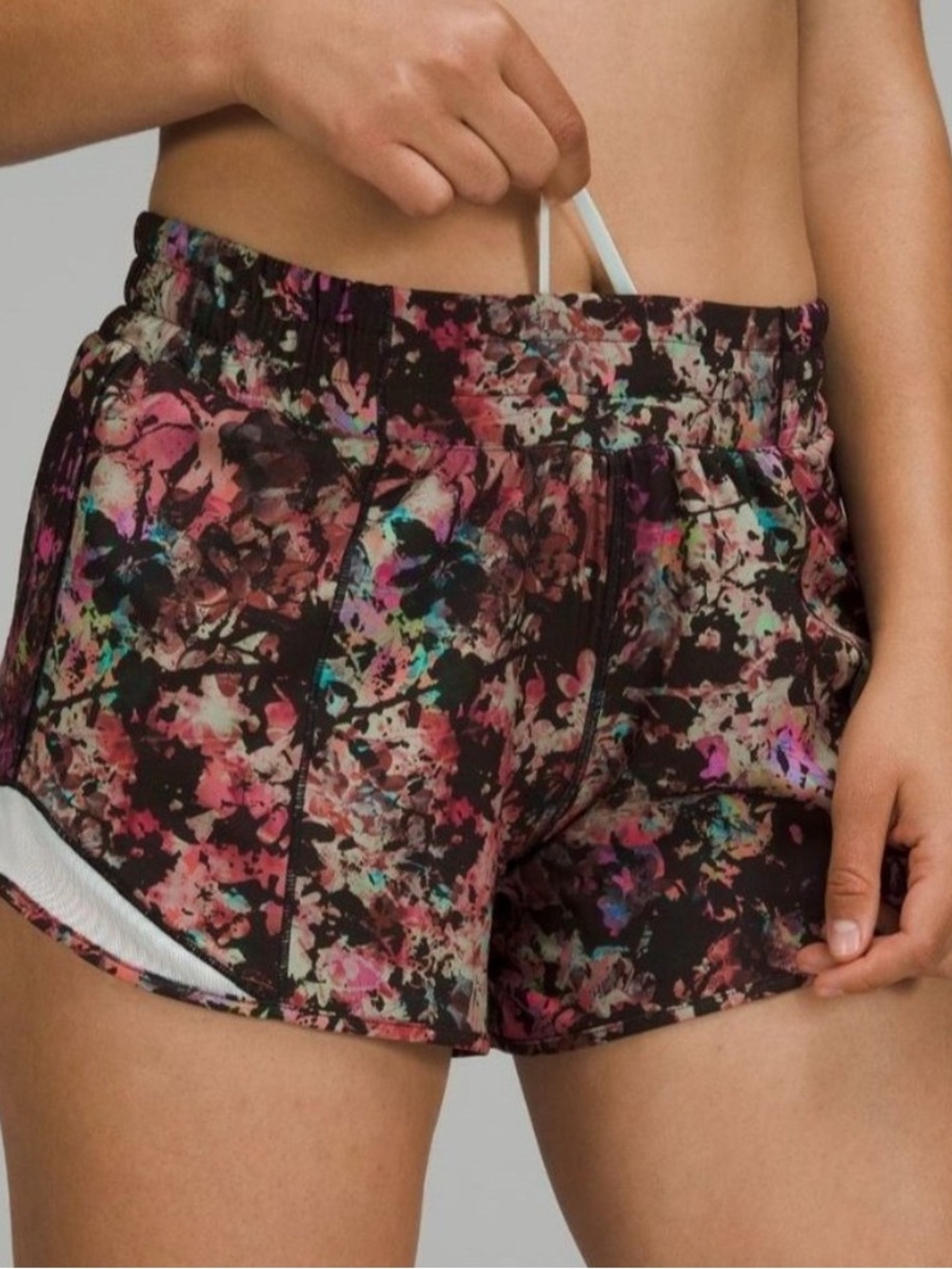 NWT Lululemon Hotty Hot Low Rise Short 4" Lined